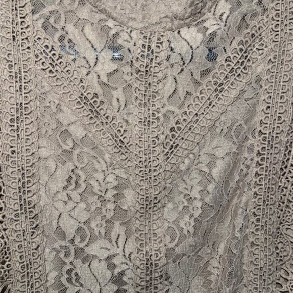 NWOT Cable & Gauge Women's Lace Crochet Nude Romantic Neutral Top - Size L - Picture 3 of 8